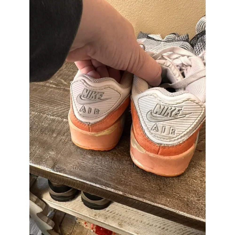 NIKE AIR MAX 90 LTR SE YOUTH SIZE 4.5Y / WOMENS 6